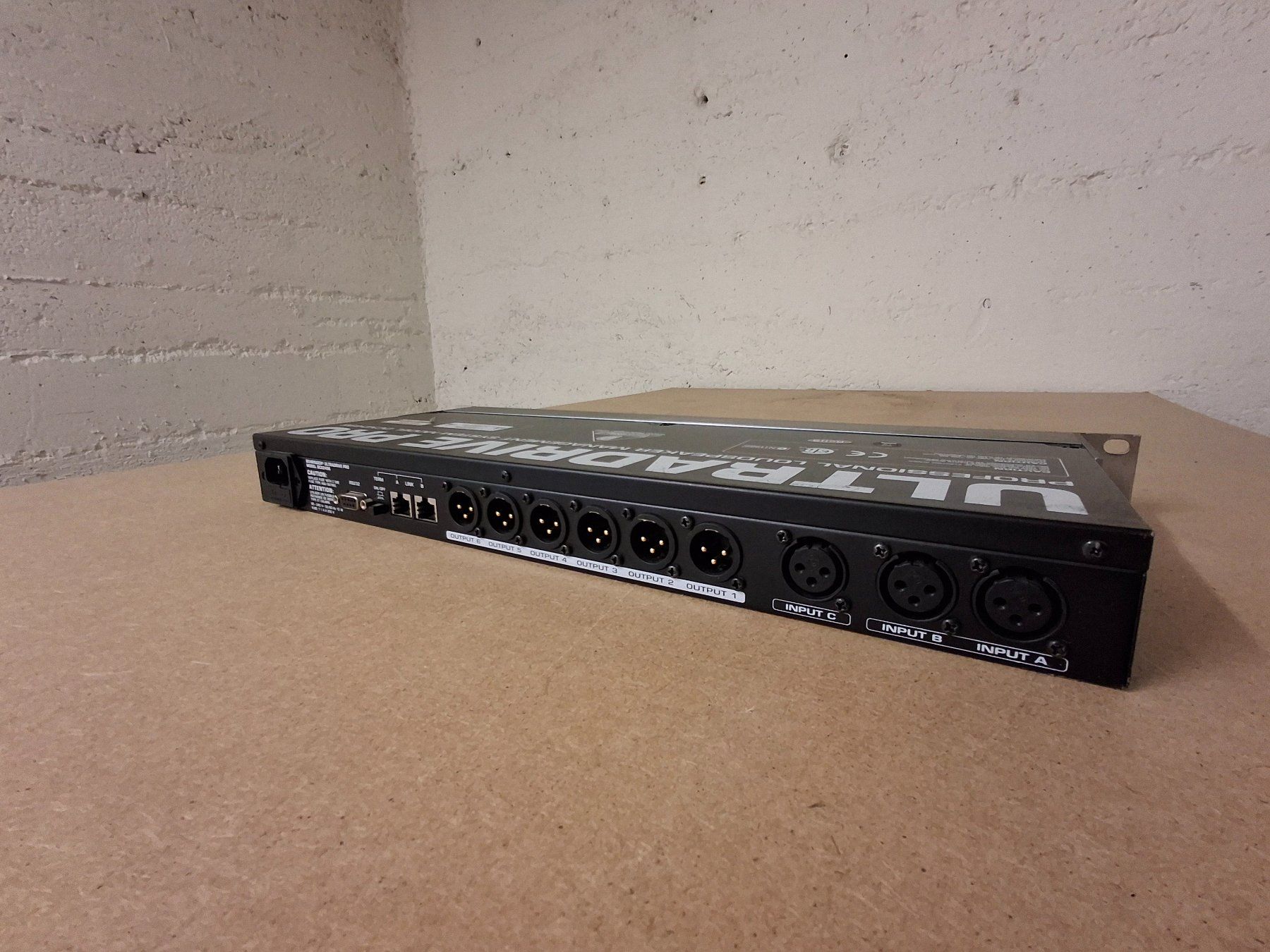 Behringer Egaliseurs: Behringer Ultradrive Pro DCX2496 – D'occasion à Wängi par Starlight-Show 2