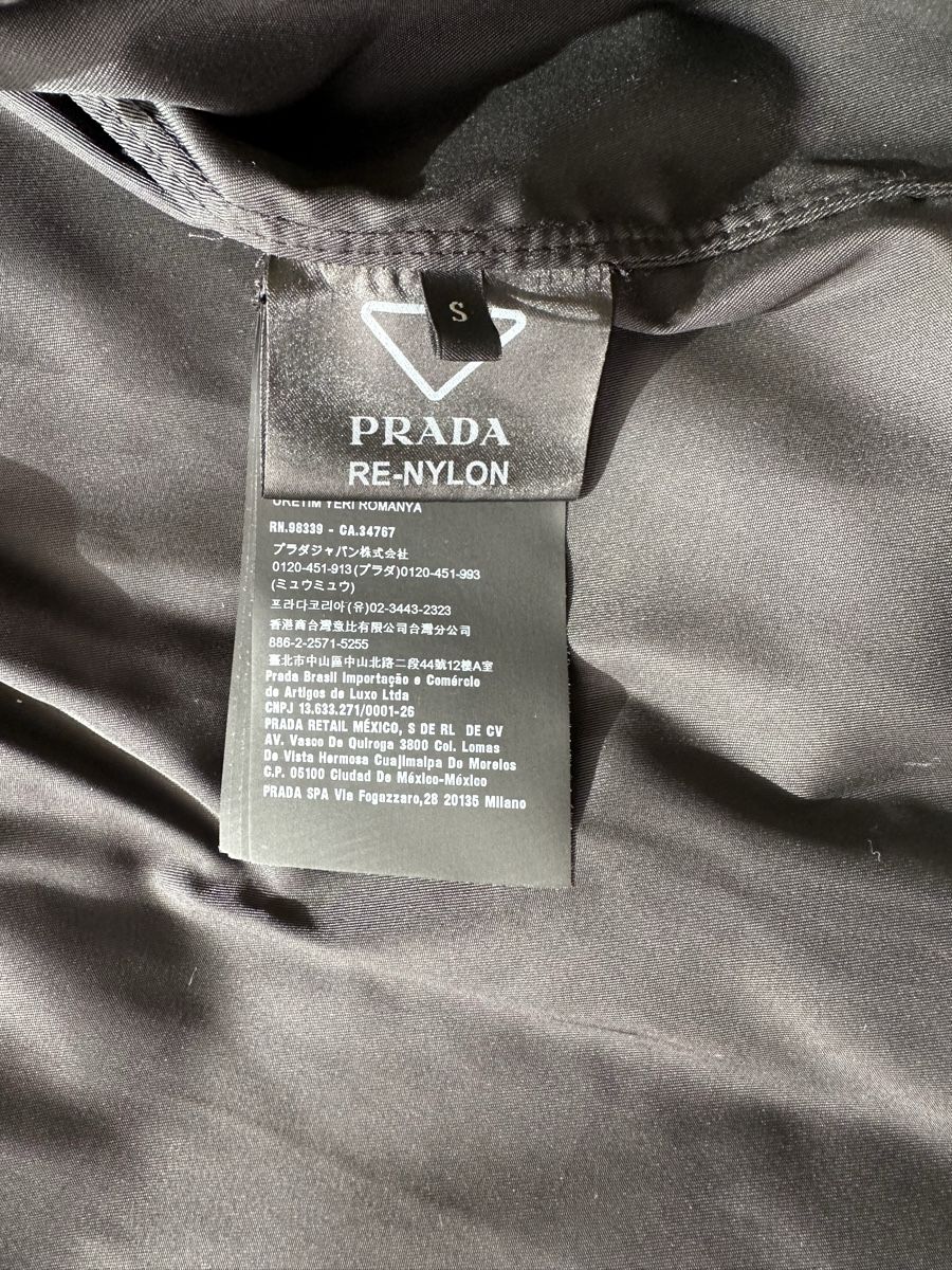 Camicie: Prada Nylon shirt  – Usato da Zürich venduto da Miguel-Zurich 2