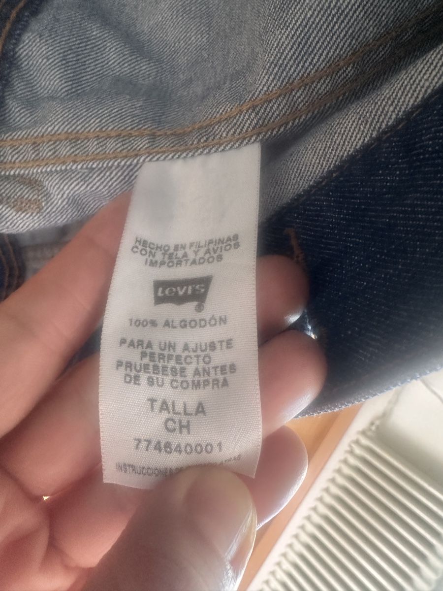 Levi's Giacche: Levi's Jeansjacke bestickt Blumenmuster ca. GR M – Usato da Baden venduto da Marytumby 2