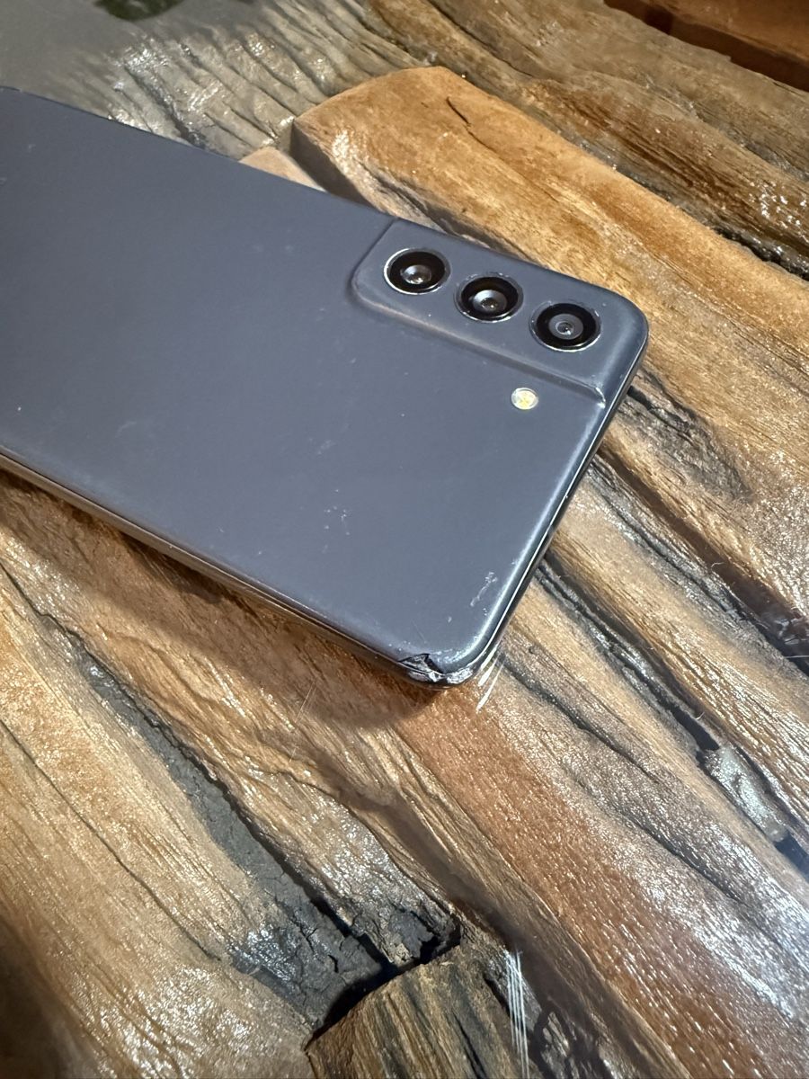 Samsung Portables: Samsung s21 FE 5G – D'occasion à Rothrist par jr_returns 3