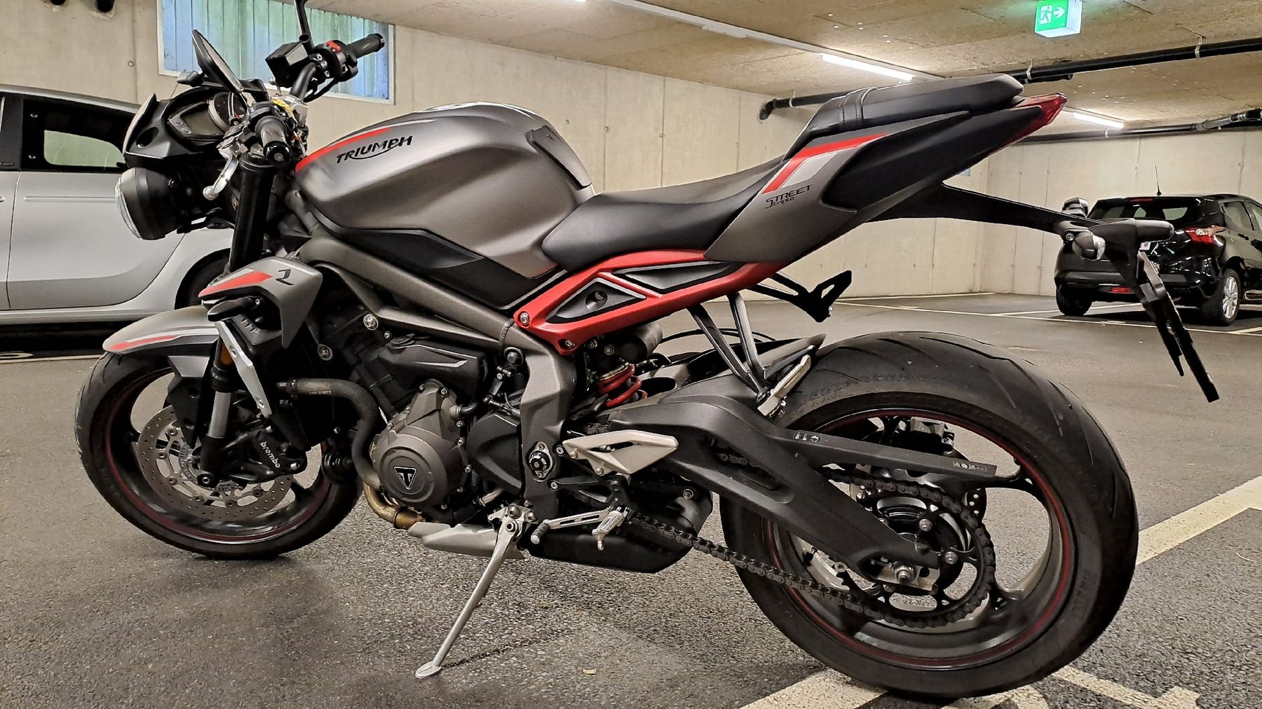 Triumph Strada: Triumph Street triple R, 3500km – Usato da Rivera venduto da MatteoLac 3