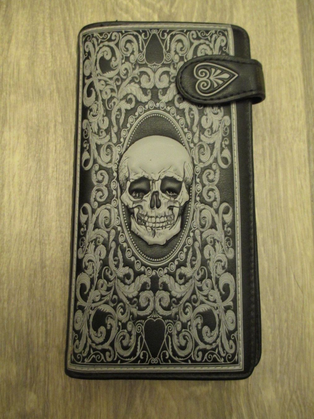 Portemonnaie: Portemonnaie Skull Damen – Gebraucht aus La Heutte von franco029