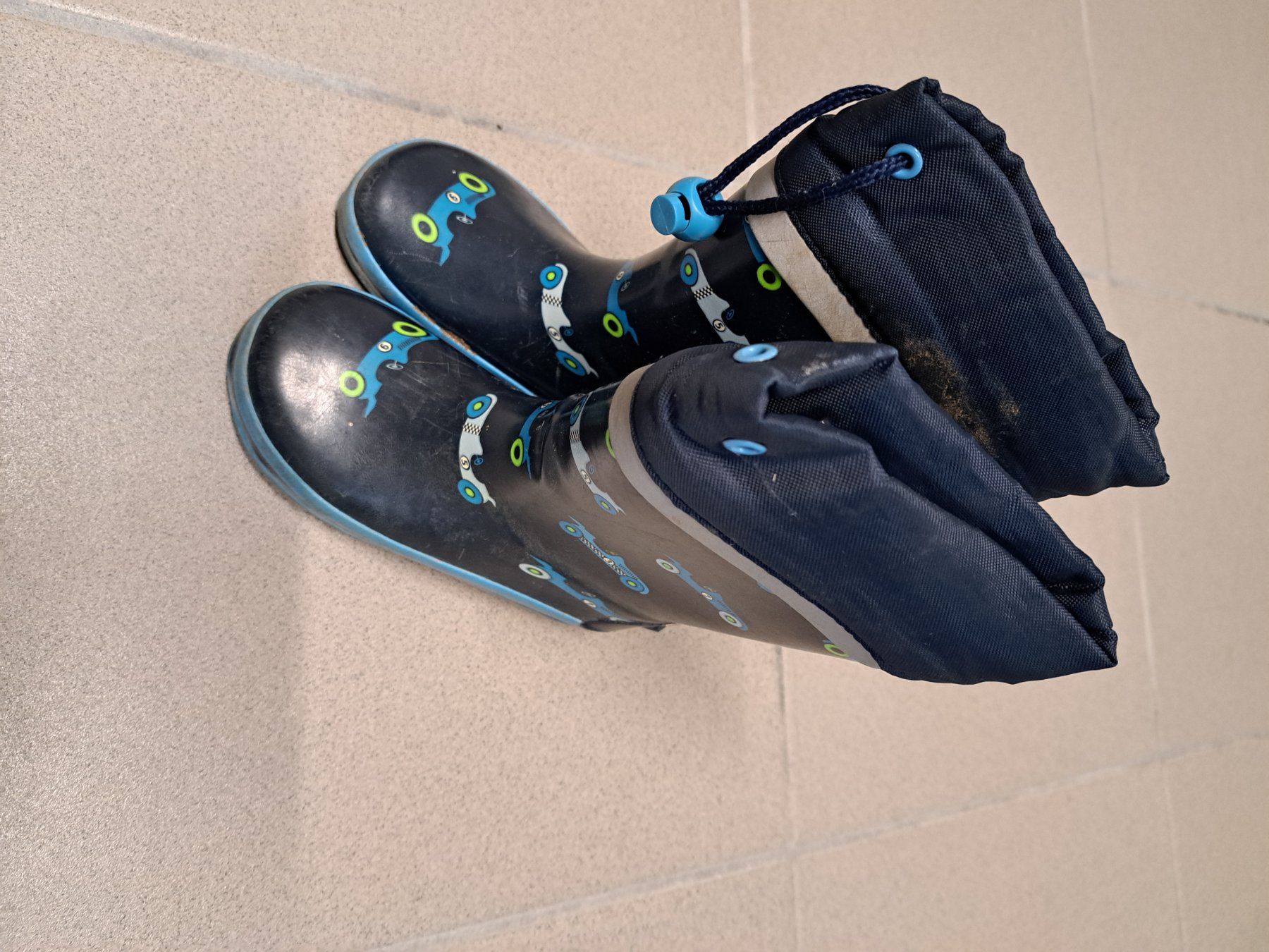 Schuhe für Jungen: Gummistiefel – Gebraucht aus Stein AG von fab_9mf5