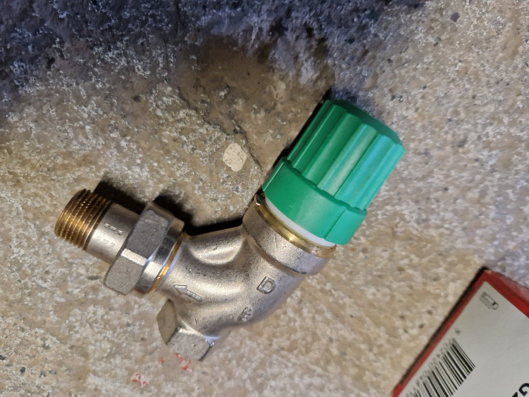 Radiatori: 4 vannes thermostatique neuves – Nuovo e nell'imballaggio originale da St. Ursen venduto da cpi23 1