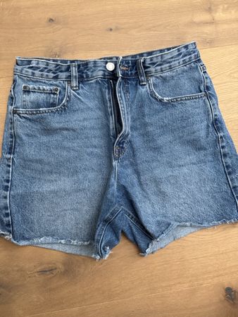 Kurze Hosen