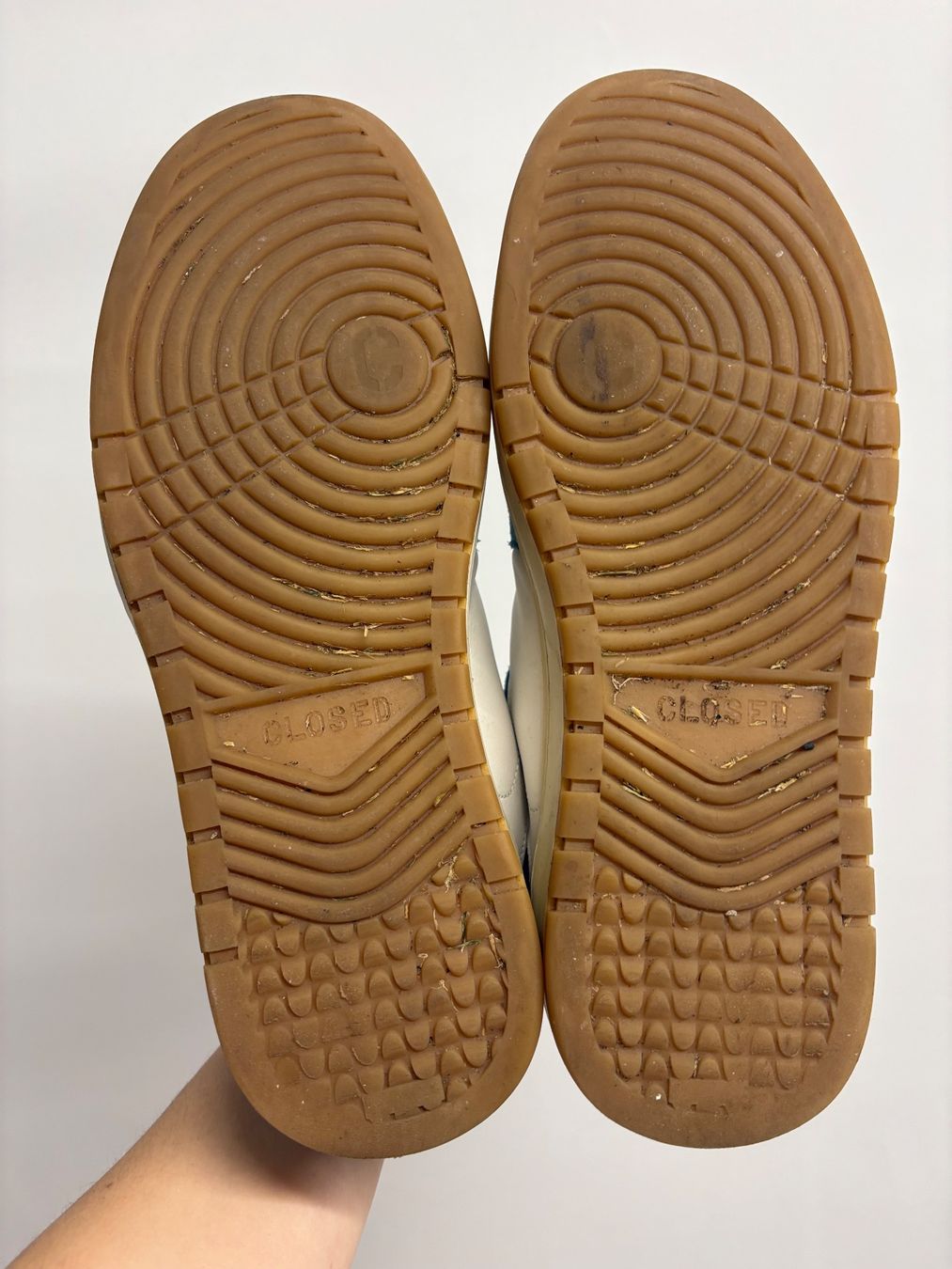 Closed Scarpe da donna: CLOSED Sneaker weiss/blau Leder/Wildleder Gr. 40 – Usato da Regensdorf venduto da secondchancefashion 6