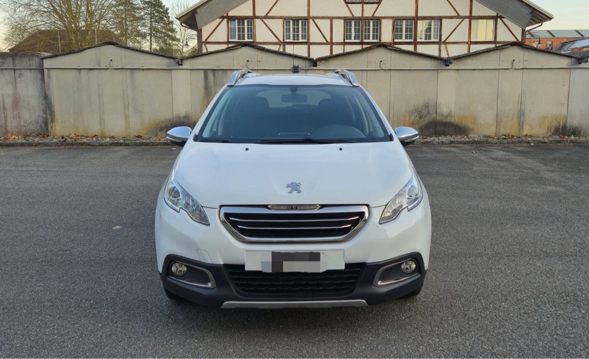 Peugeot Automobili: PEUGEOT 2008 1.2 BENZIN – Usato da Bülach venduto da _milziv 1