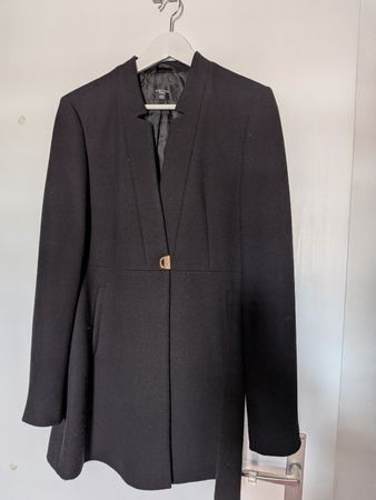 Kurz Mantel schwarz mit Knopf und Kragen 