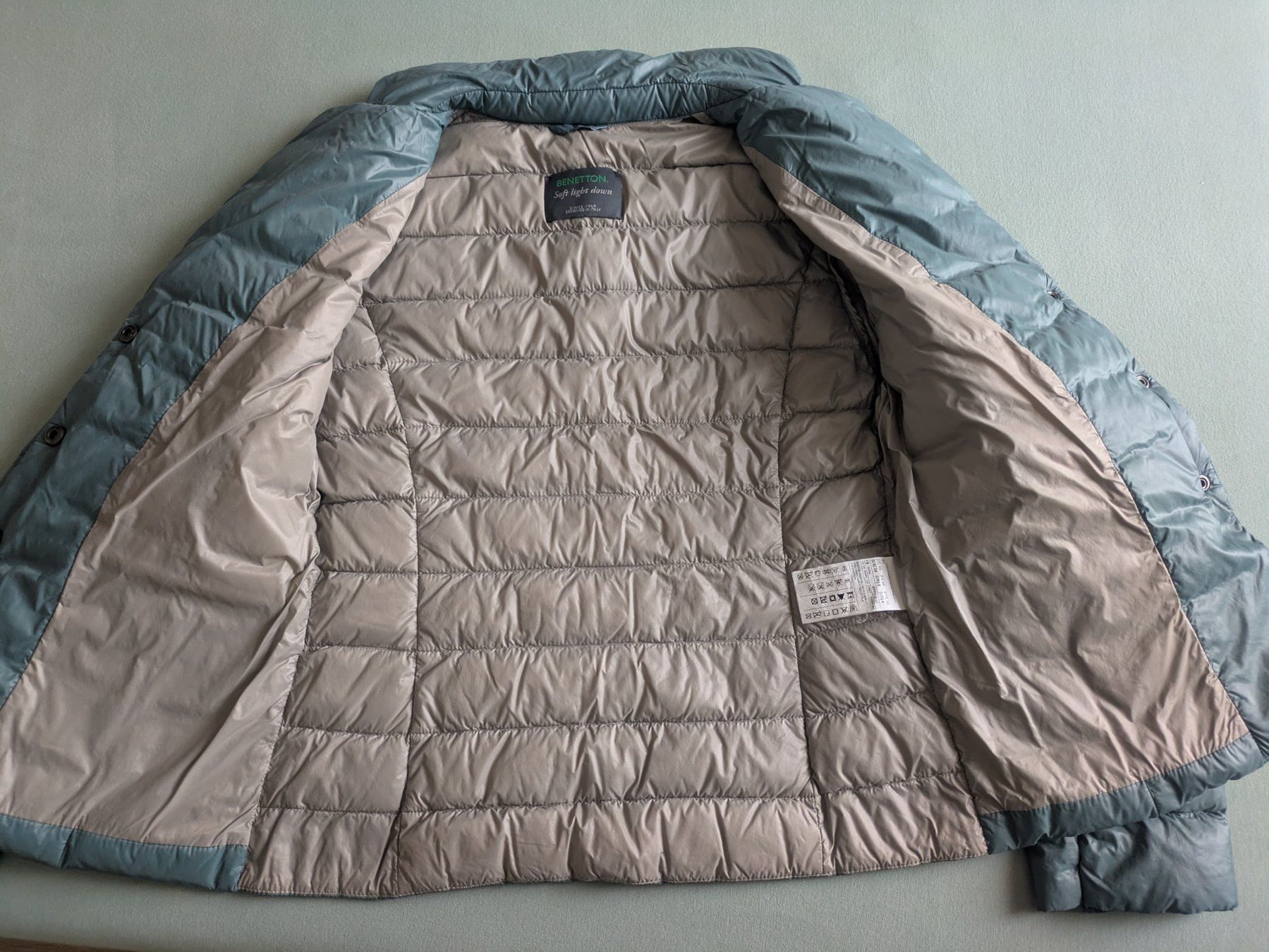 Benetton Jacken: Benetton Women's Light Jacket Size 40 IT Grey – Gebraucht aus Losone von AlpineLayer 3