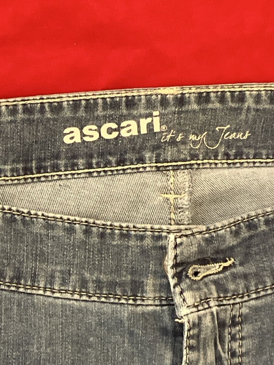 Jeans: Ascari Jeans Kira Grösse 42 Super Light – Gebraucht aus Muralto von jac_hkz5 1