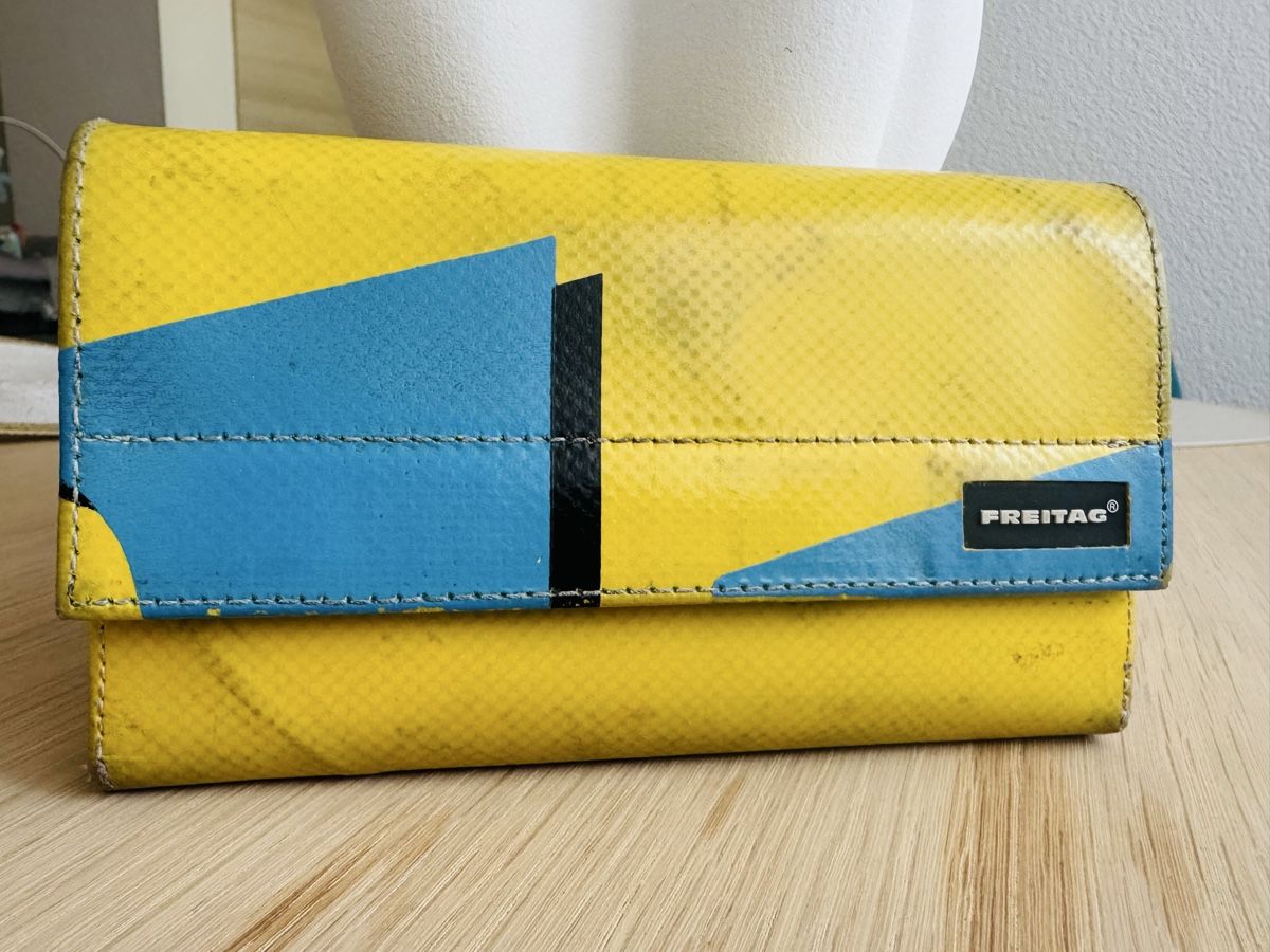 Freitag Portafogli: Portefeuille FREITAG jaune bleu occasion – Usato da Brügg BE venduto da haj_9zhk 5