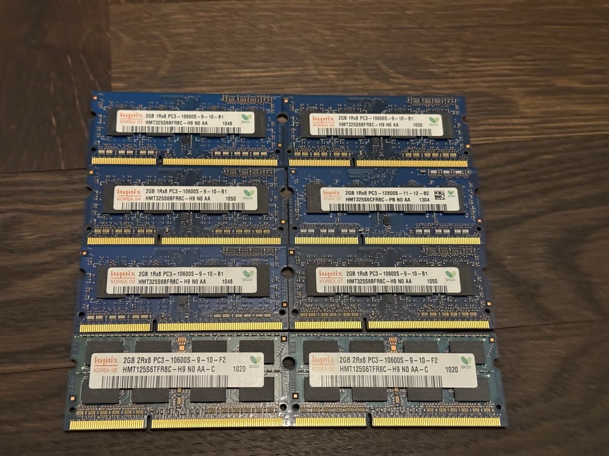 Memoria / RAM: 8x Hynix 2GB RAM PC3-10600S SODIMM – Usato da Uster venduto da Sasisa