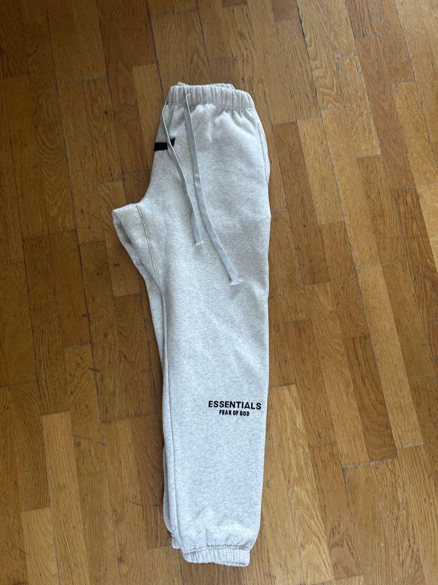 Kleiderpakete: Essentials Tracksuit – Neu (gemäss Beschreibung) aus Zürich von MrMoin 3