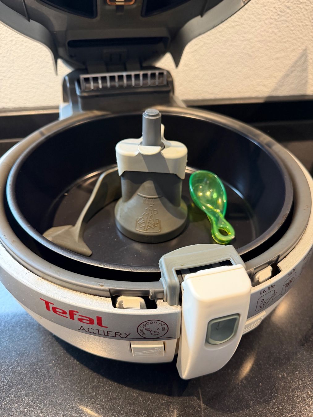 Tefal Elettrodomestici da cucina: Tefal ActiFry Fritteuse – Usato da Adligenswil venduto da denize80 1