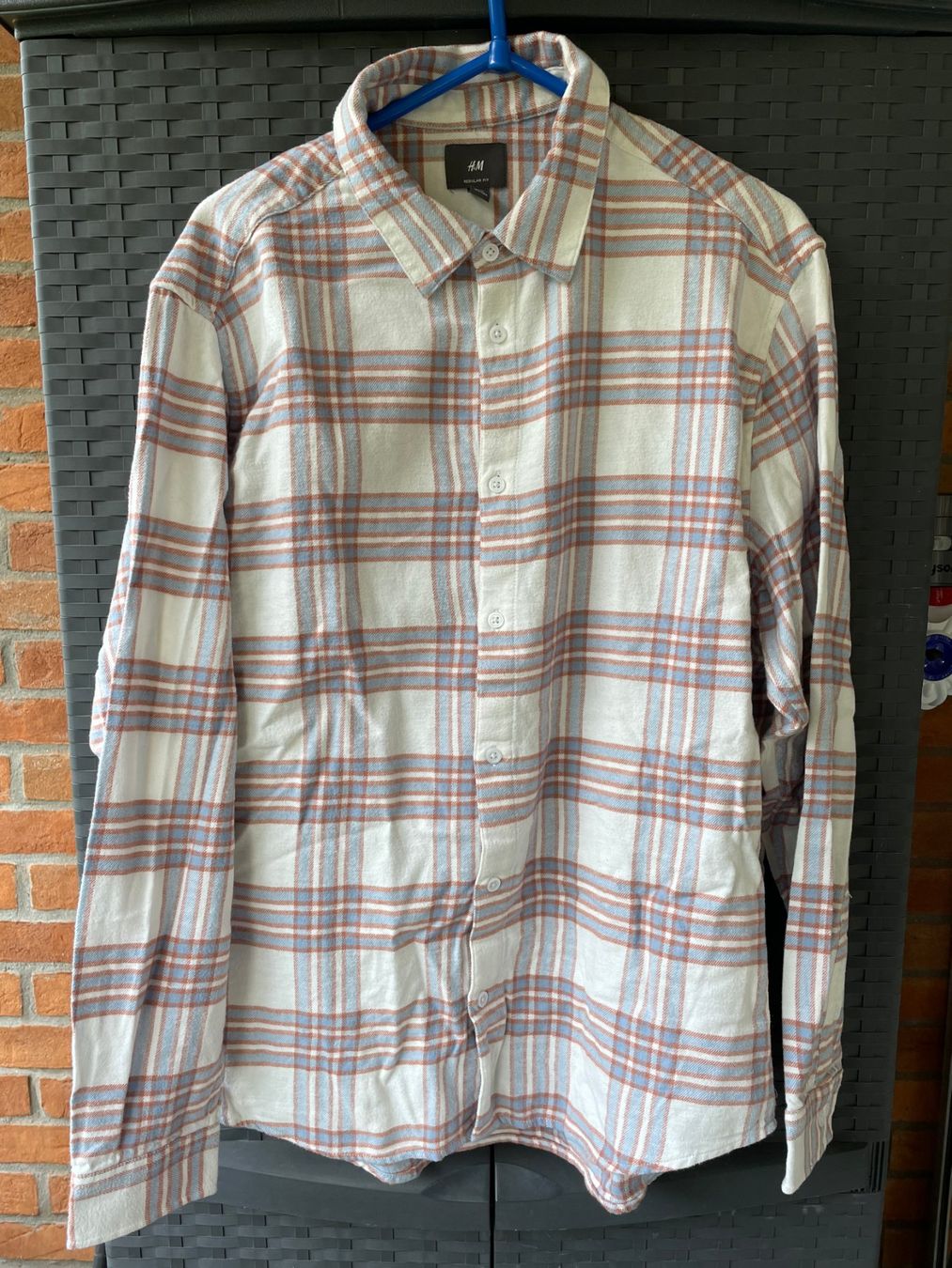 H&M Camicie: H&M - Regular Beige Shirt – Usato da Chiasso venduto da Er_Mon