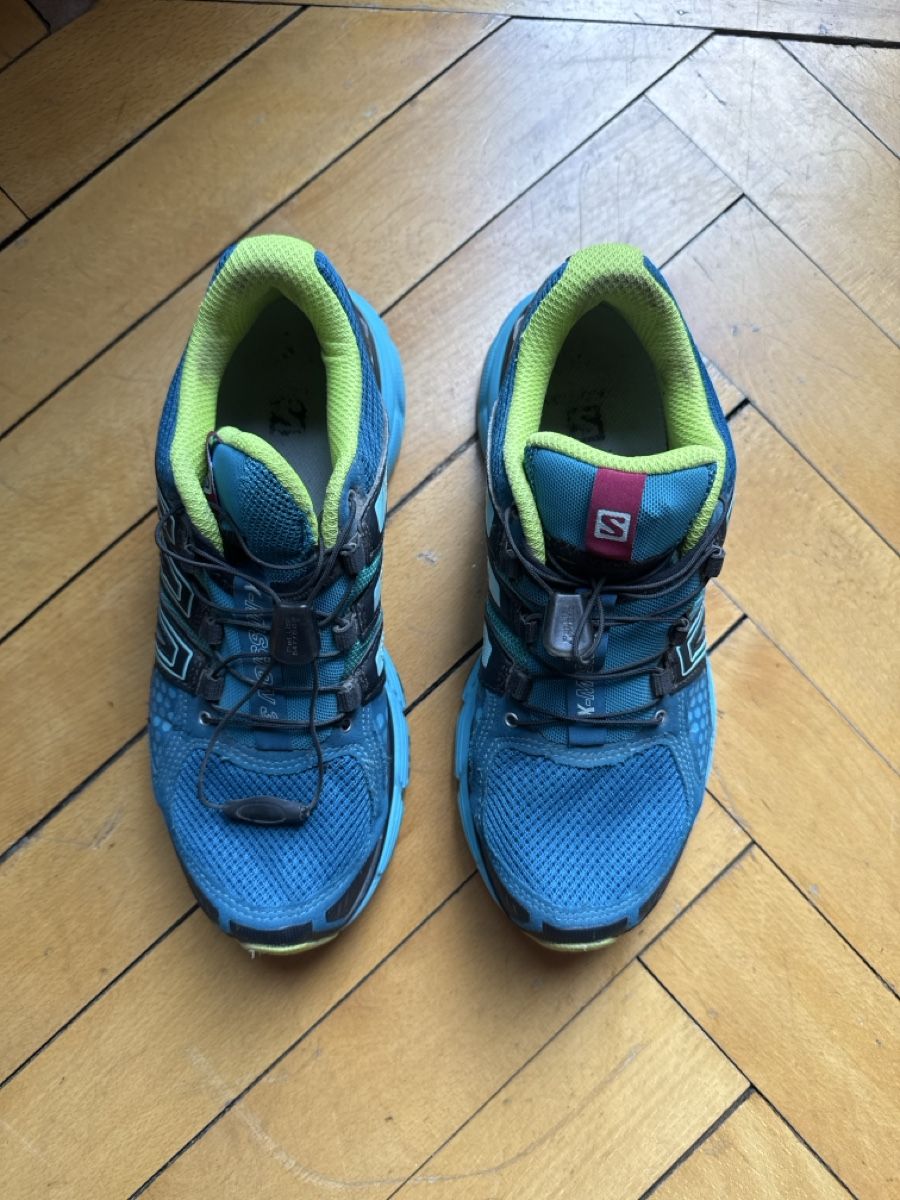 Salomon Scarpe da donna: Salomon Trailrunningschuh – Nuovo (secondo la descrizione) da Luzern venduto da RoRoFriday