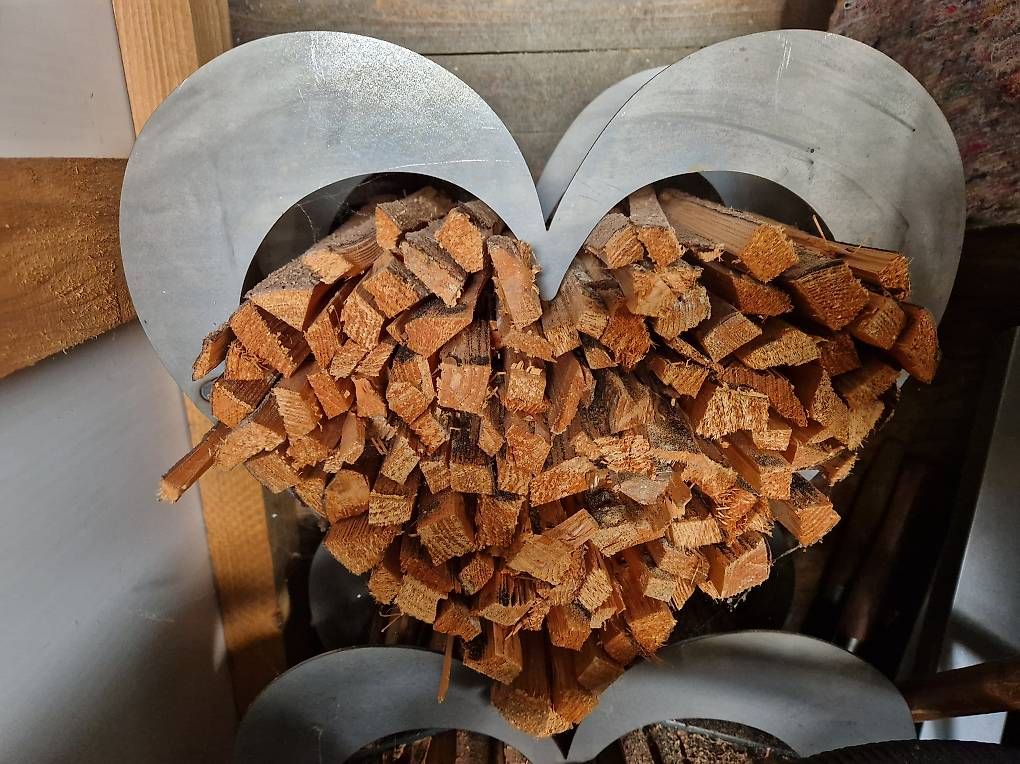 Alle Dekorationen: Mettalherz als Holzlager – Gebraucht aus Winterthur von aal_s5hf