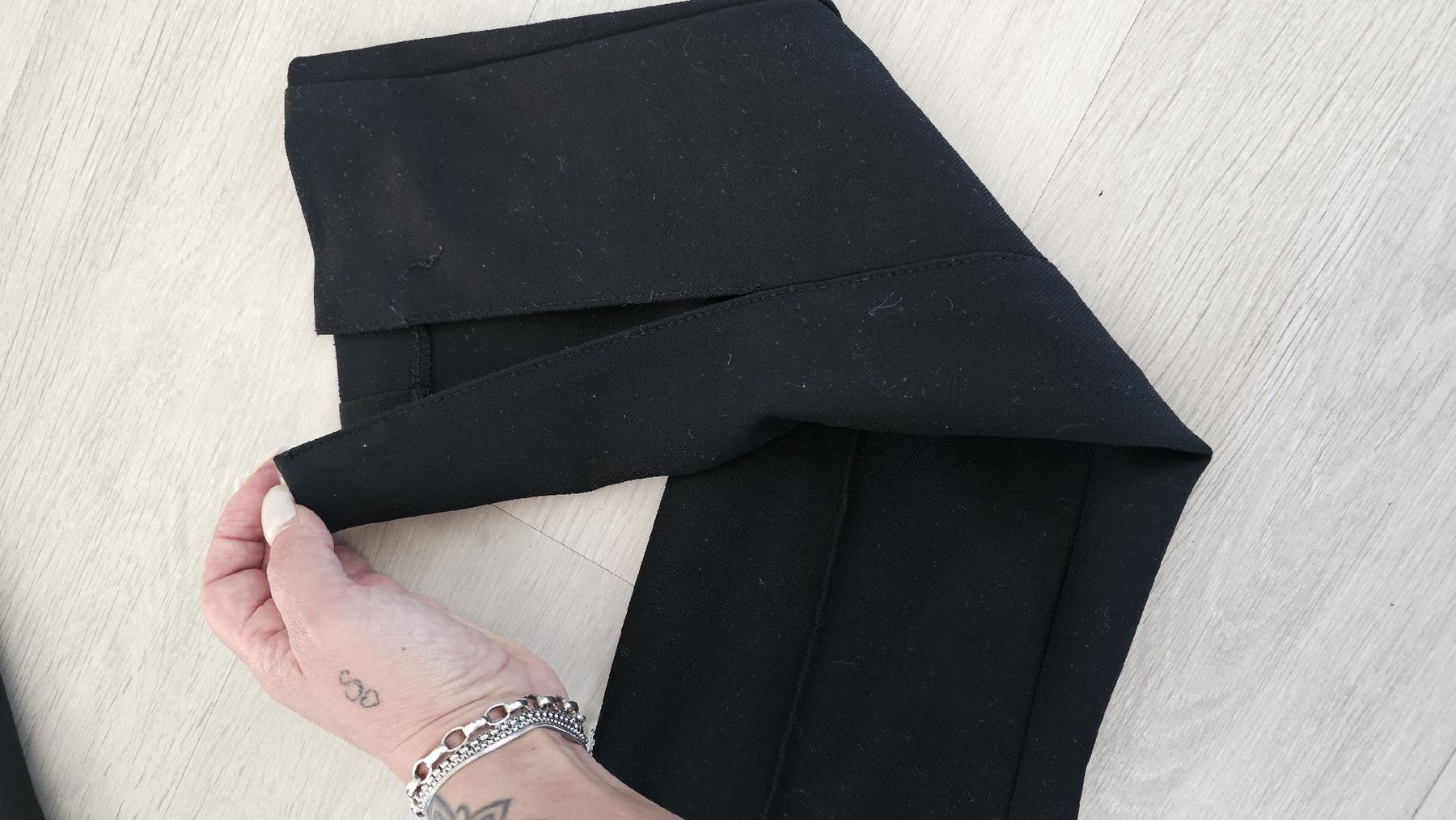 Mango Pantaloni: Mango Hose, Schwarz, Grösse M – Usato da Dintikon venduto da MiaCi 3