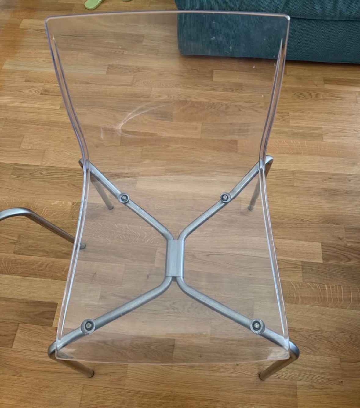 Ikea Chaises: 2 Design Stühle transparent Metallgestell gebraucht – Neuf (Voir description) à Zürich par sof_m2f7 1