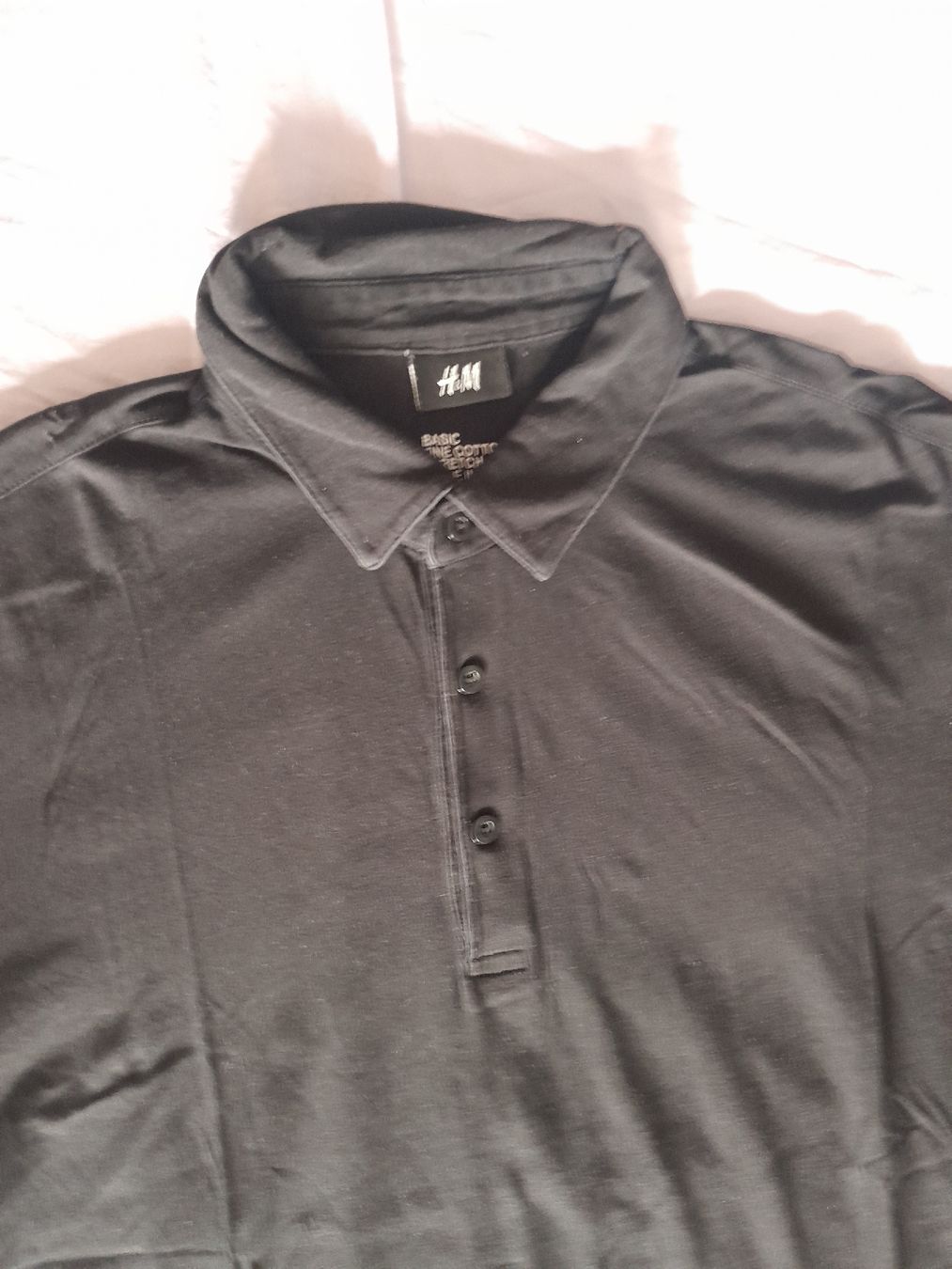 H&M Polos: polo H&M slim fit taille M – D'occasion à Genève par ang_fd8z 1