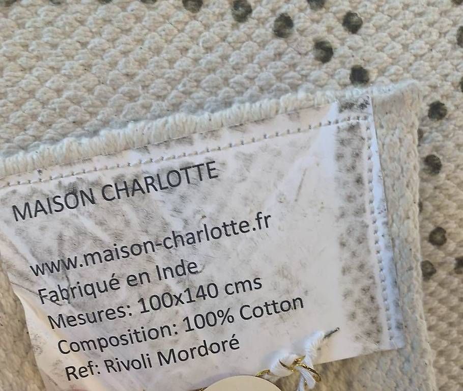 Libri: Maison Charlotte Rug – Usato da Horgen venduto da ett_t5rh 3