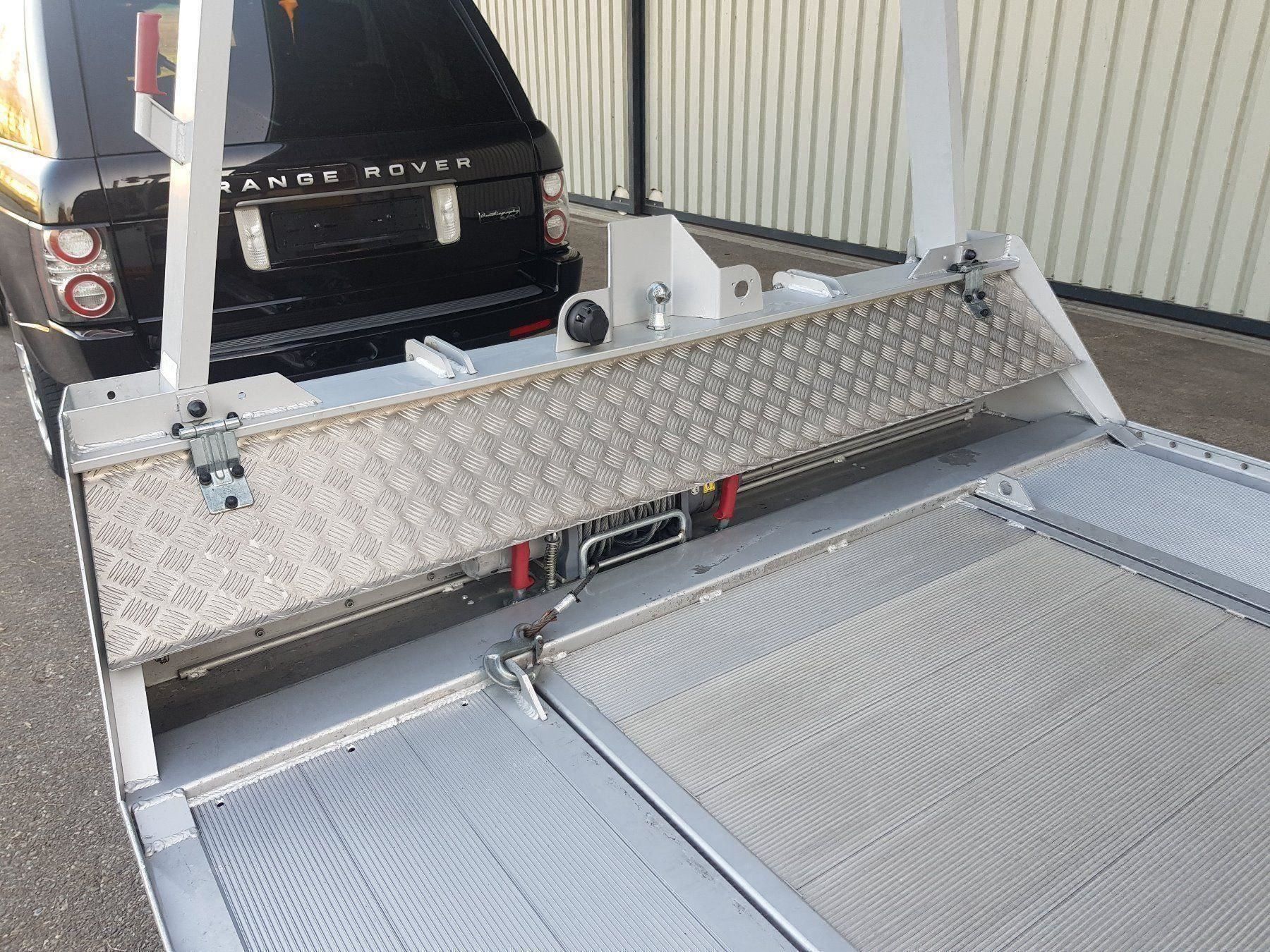 Fitzel Rimorchi: Fitzel 3.5 Tonnen Autotransporter – Usato da Zug venduto da Qayqay0 3