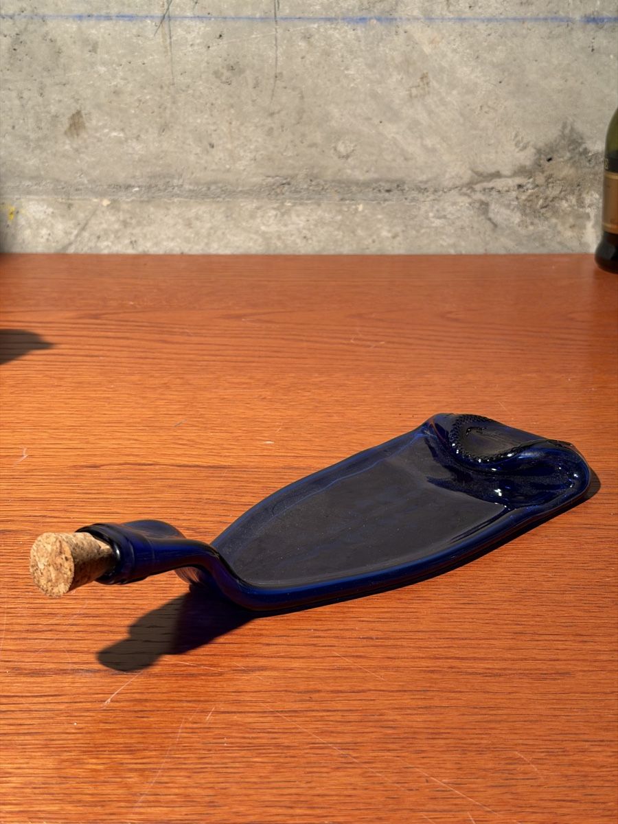 Bicchieri: Unique Flattened Blue Glass Bottle With Cork - Decor – Usato da Lausanne venduto da vas_mbk2 3