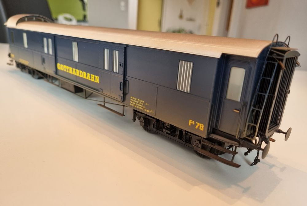 Model-Rail Gotthardbahn-Postwagen 2