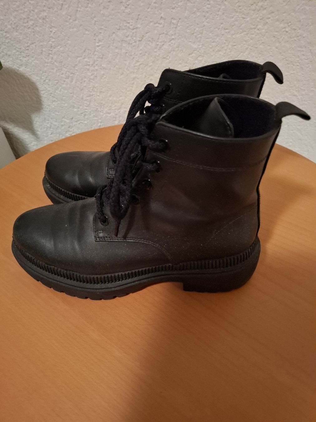 Scarpe da donna: Stiefel Schuhe 38 schwarz – Usato da Münchenbuchsee venduto da Cori1968 1