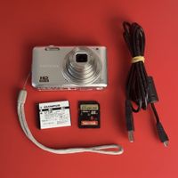 Olympus D-715 Digitalkamera Silber (14MP, 5x Zoom)-Y2K Vinta