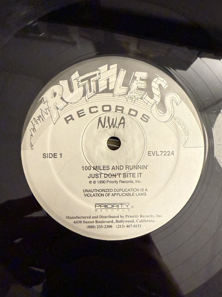 Dischi in vinile: N.W.A. - 100 Miles And Runnin' / US 1990 OG – Usato da Delémont venduto da Studio_du_soleil 2
