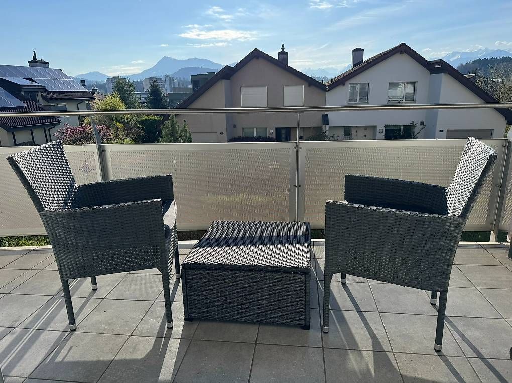 Set di tavolo e panche: Gartenmöbel – Usato da Emmenbrücke venduto da mar_bn26