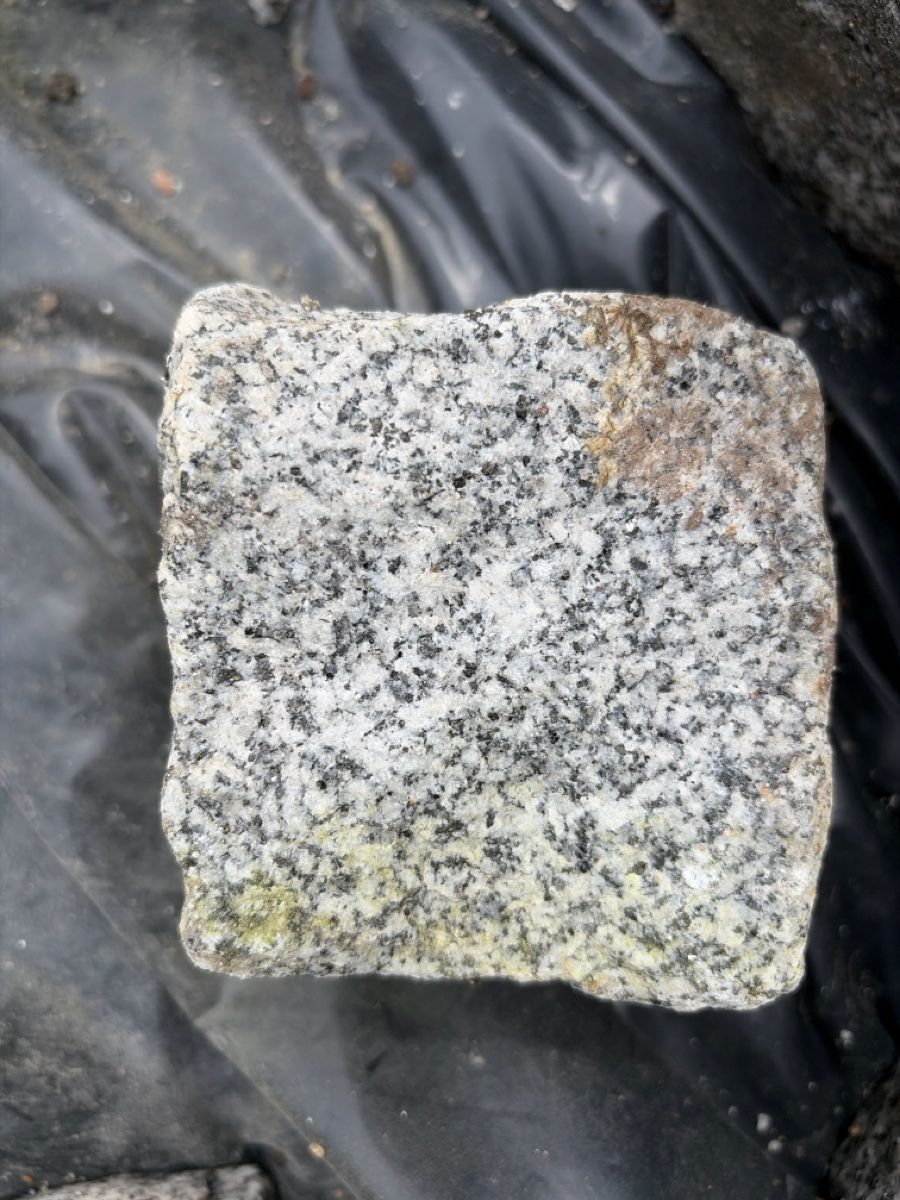 Pietre & tegole: Letzte Chance: 730 Granitsteine 10x10x10 cm – Nuovo (secondo la descrizione) da Arisdorf venduto da Lerpi 5