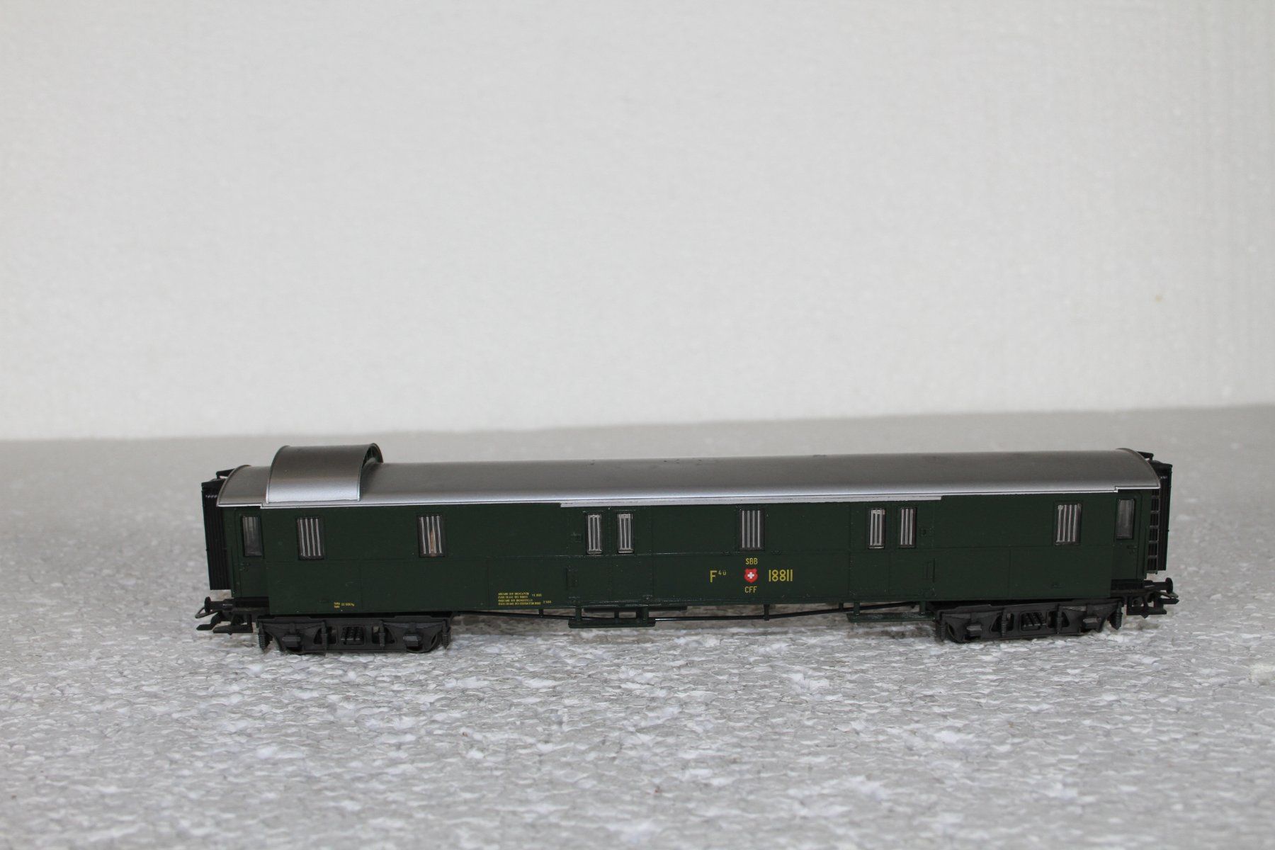 Märklin Modellini di ferrovie: Marklin 4146 SBB Gepäckwagen mit DC Achsen – Usato da Triesen venduto da gleis8