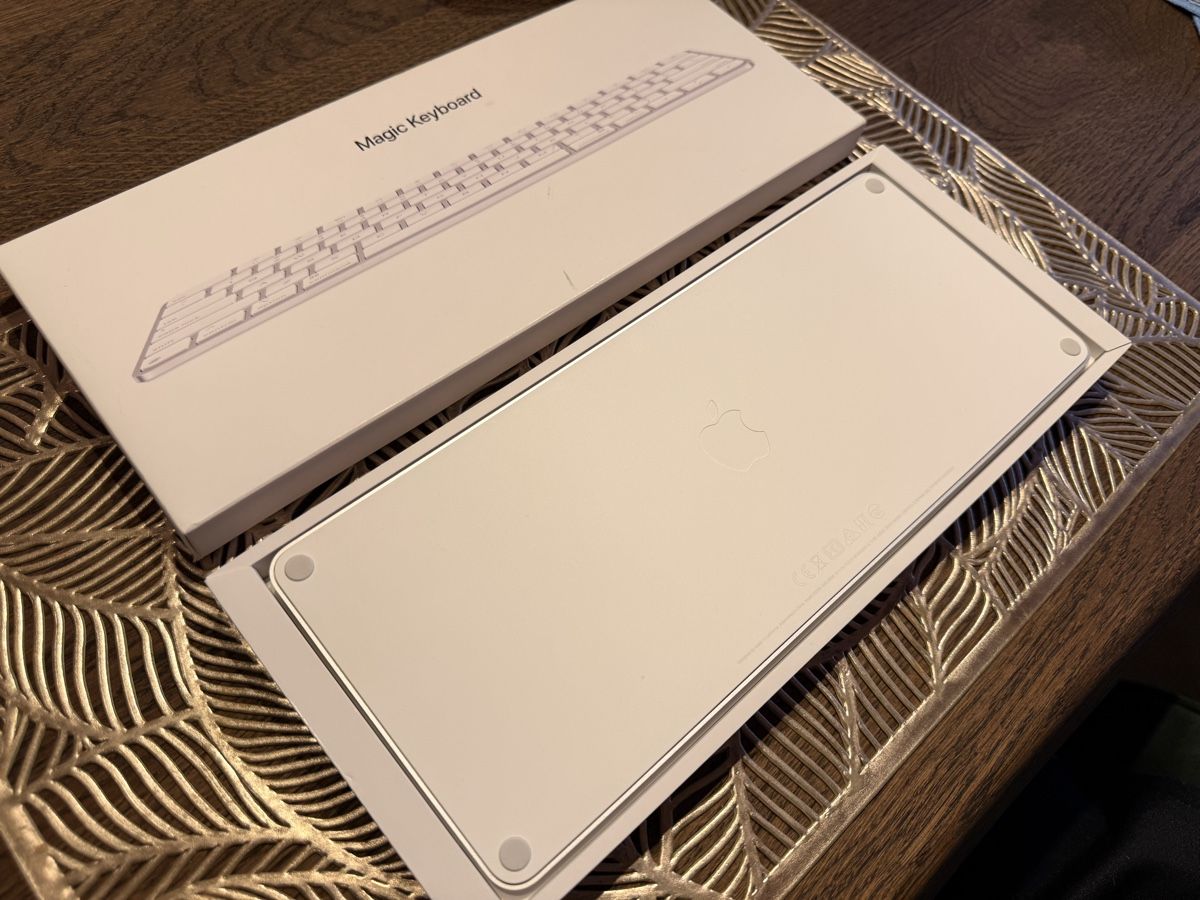 Apple Claviers: Apple Magic Keyboard USB-C – Schweizer Layout – OVP – D'occasion à Lufingen par Flava3301 2