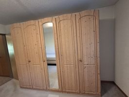 Kleiderschrank 
