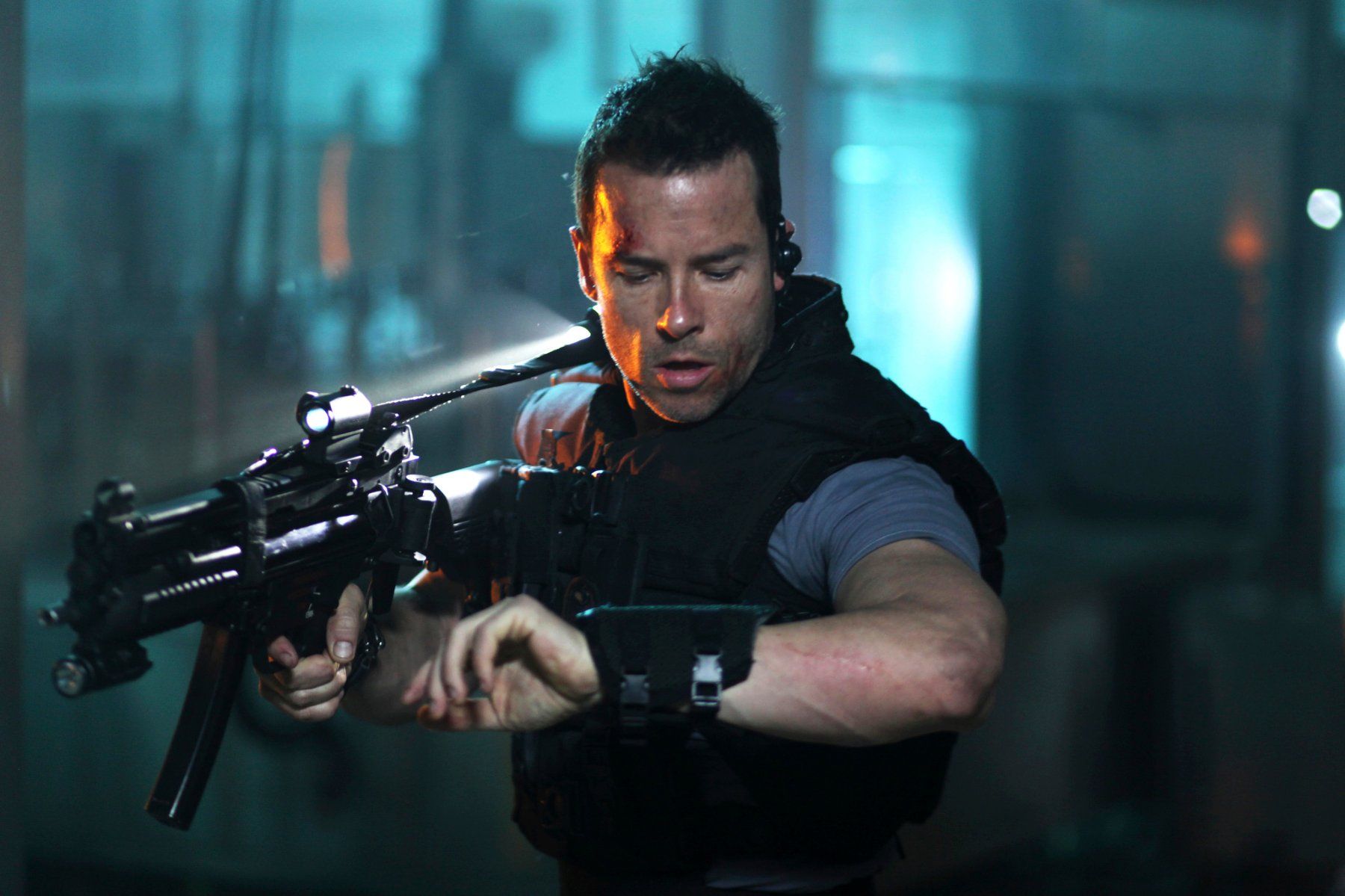 Tutti i DVDs: Lockout - MS One: Maximum Security (2012) Guy Pearce/Blu-ray – Usato da Volketswil venduto da cinephilia 8