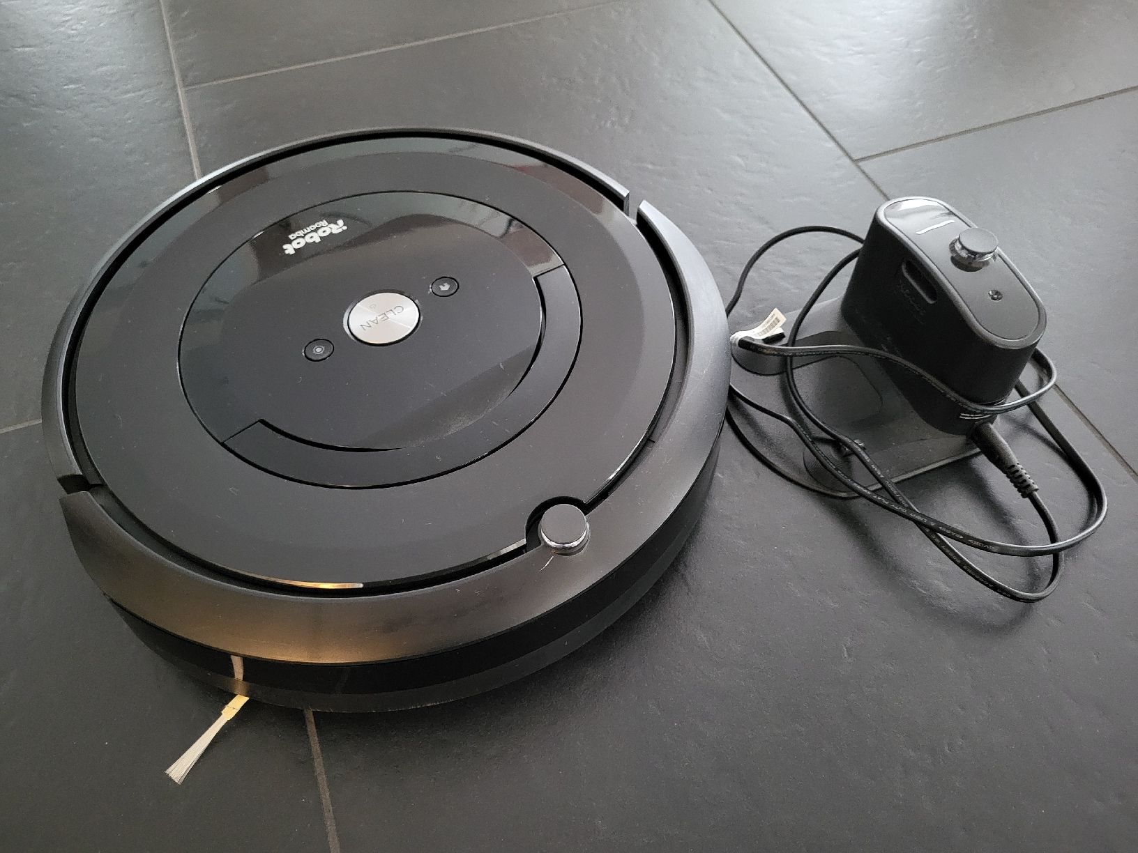 Irobot Aspirapolveri & Accessori: iRobot Roomba e5 – Usato da Wittenbach venduto da pambob