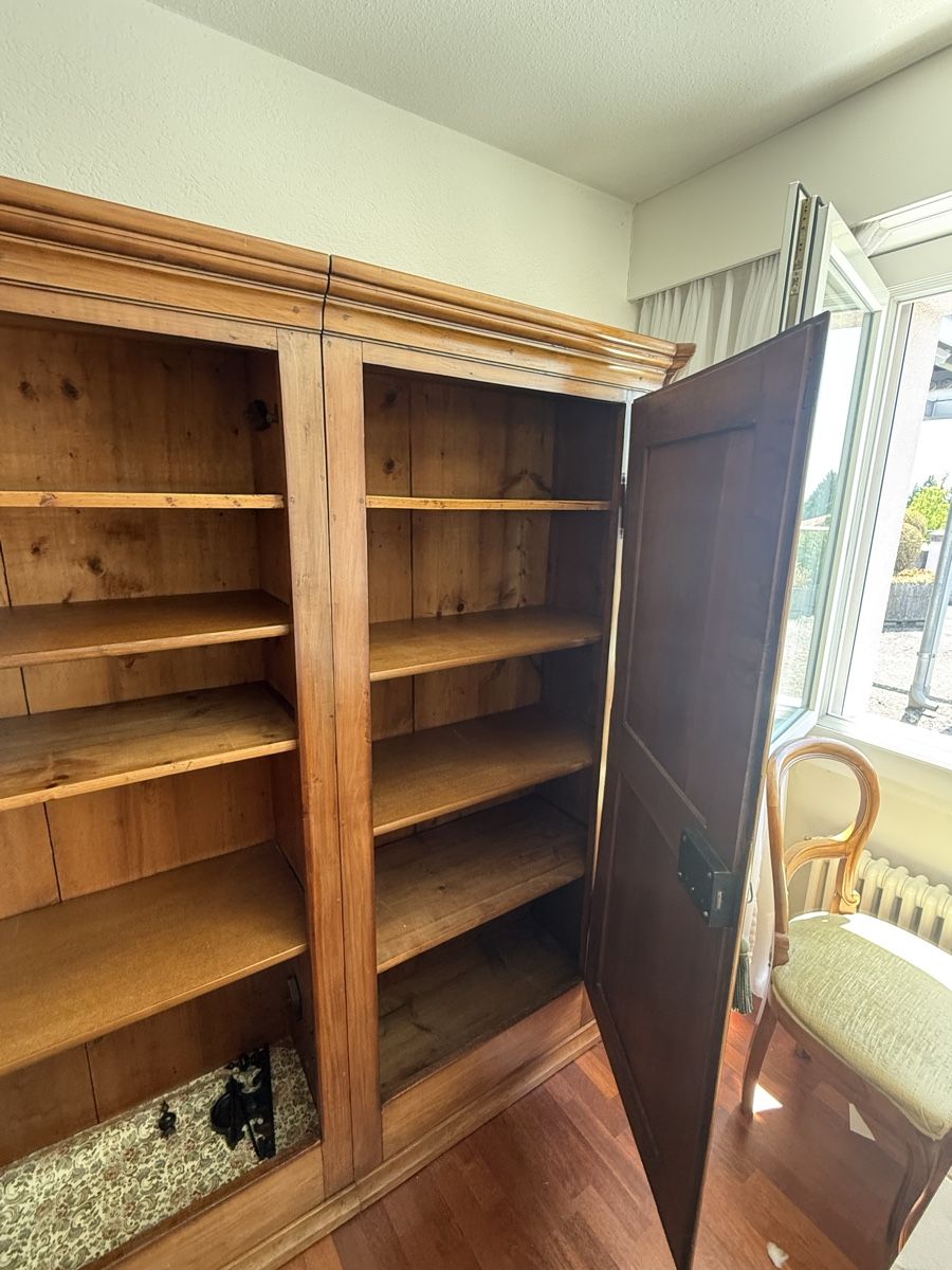 Armadi: Schrank Holz antik  1.60cm breit 1.85 hoch – Usato da Dietikon venduto da arj_lrs8 1