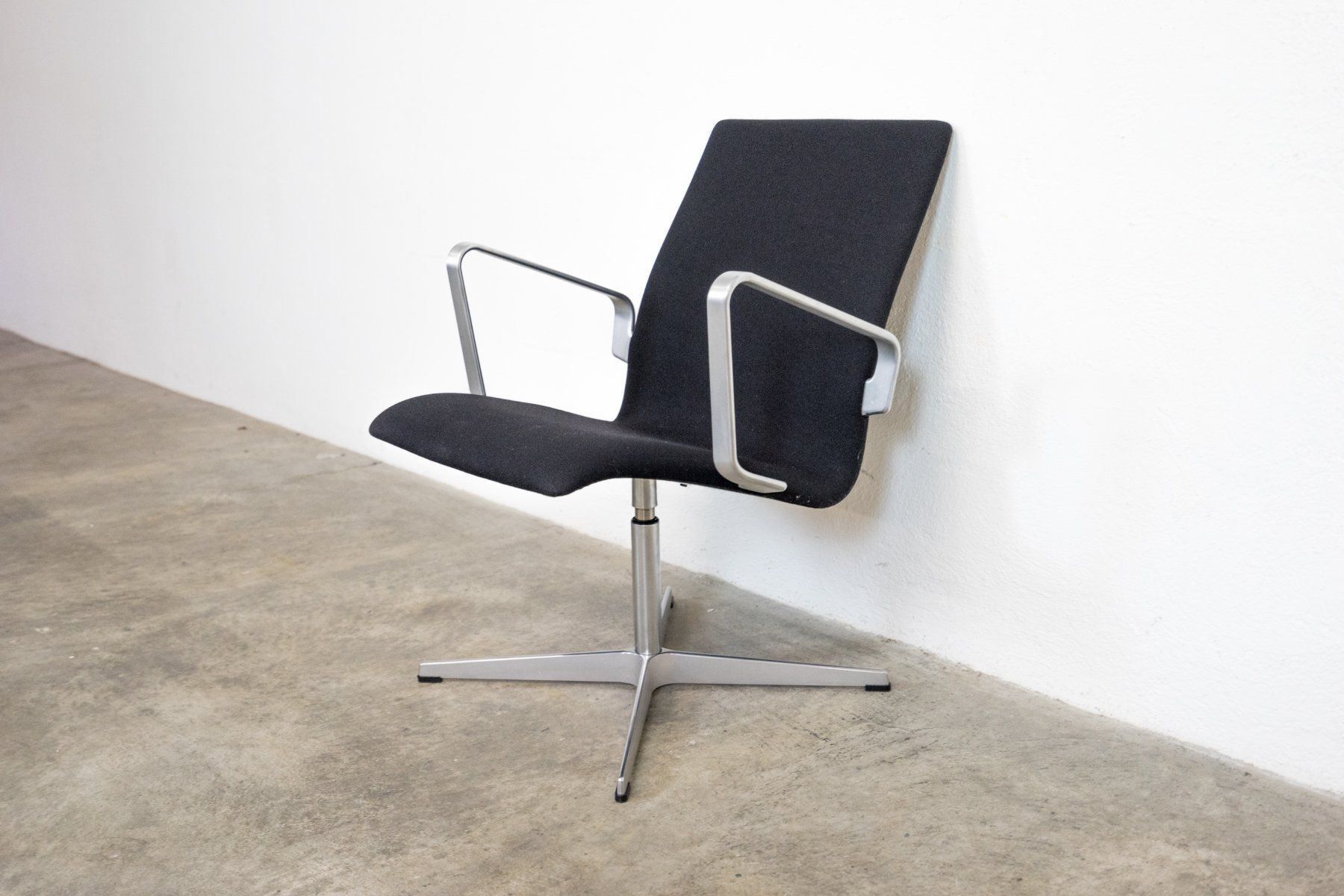 Poltrone: Fritz Hansen Oxford Chair Designersessel – Usato da Schaffhausen venduto da Studio-Ara 4