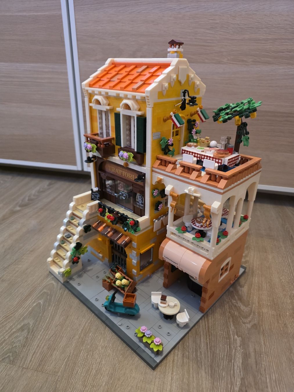 Funwhole Baukästen: Lumibricks Italienisches Restaurant – Neu (gemäss Beschreibung) aus Rüti ZH von MikeMeyers 2