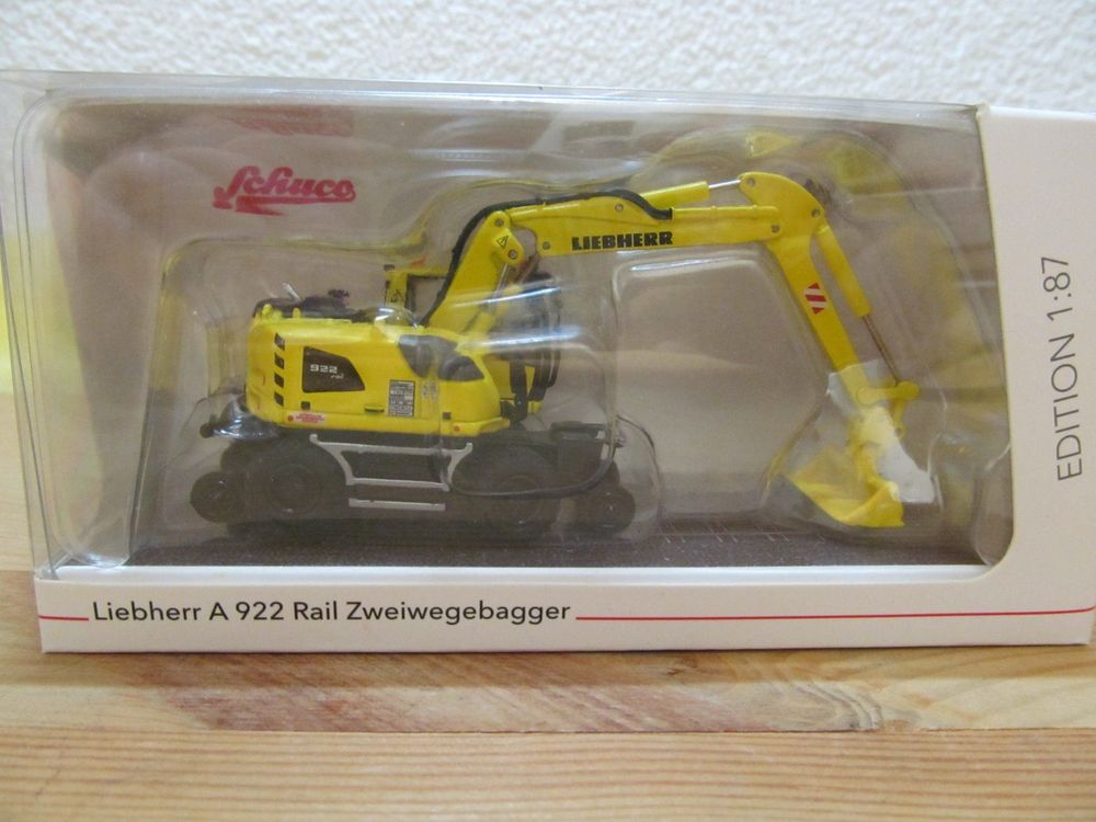 SCHUCO 12268704 Liebherr-Mobilbagger A 922 Rail SCHUCO