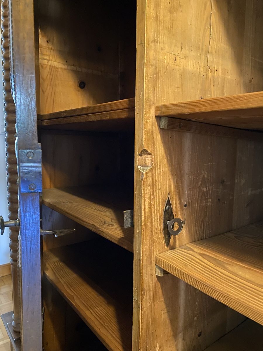 Armadi: Barockschrank – Usato da Luzern venduto da Gustav-33 3