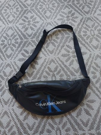Sac banane Calvin Klein noir - neuve! 
