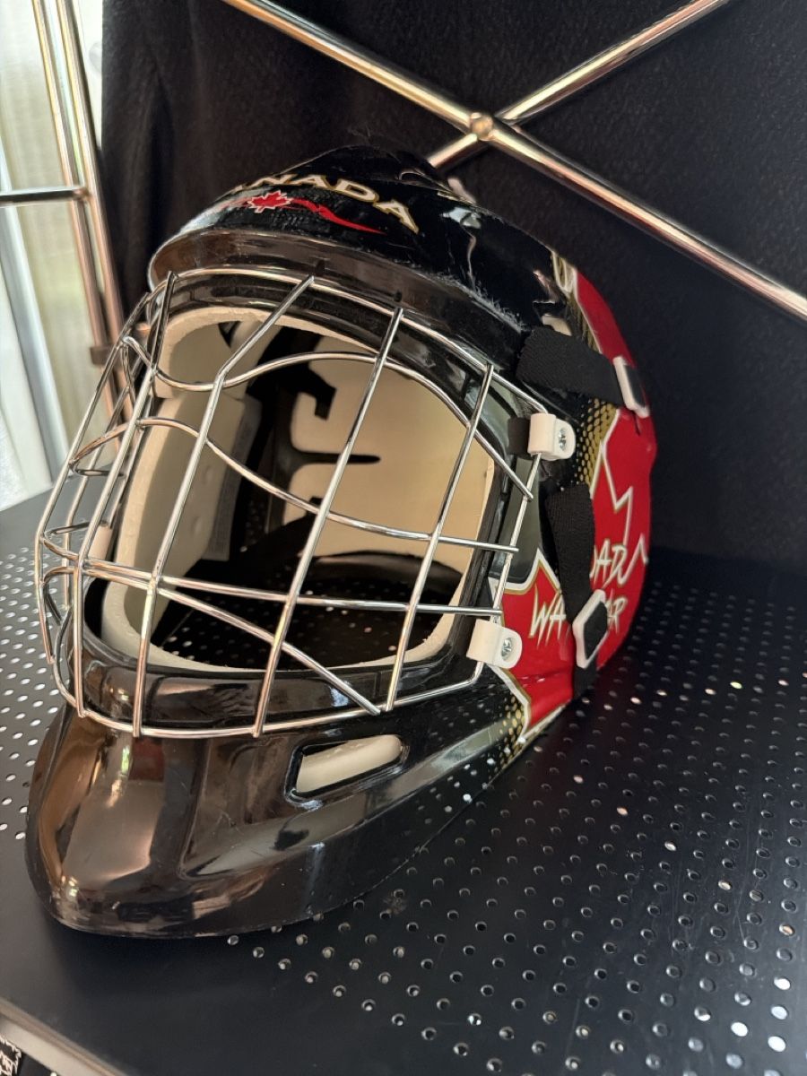 Caschi: Unihockey Helm – Usato da Kriens venduto da PhilippeStucki 2