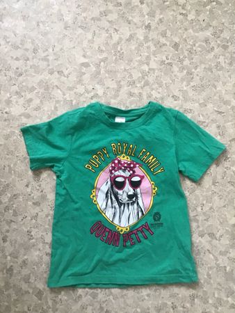 Cooles T-Shirt, Gr. 128, grün mit Hundemotiv, Top Zustand