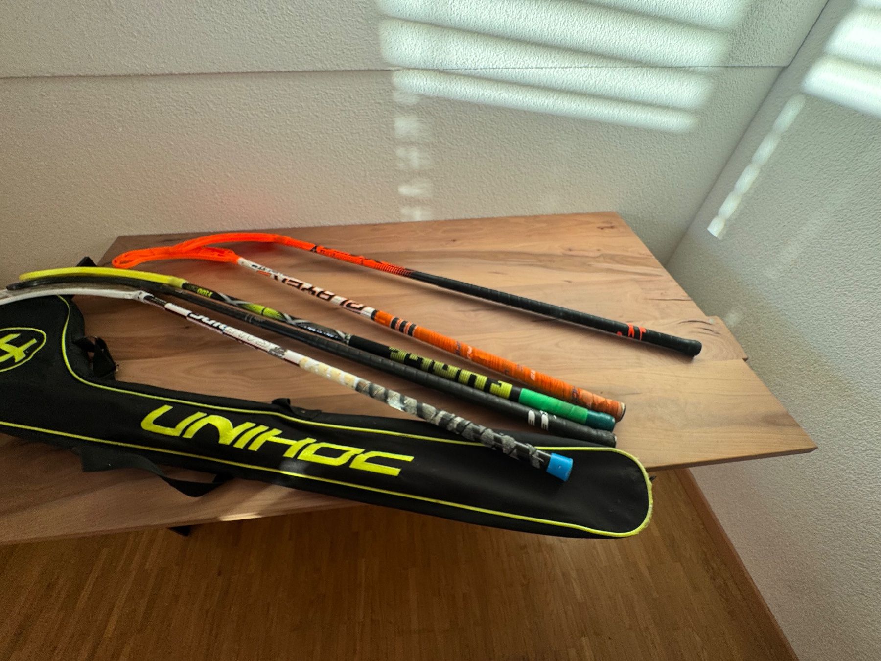 Unihockey: Unihockeyschläger Set inklusive Tasche – Usato da Kestenholz venduto da cvx_889vv 5