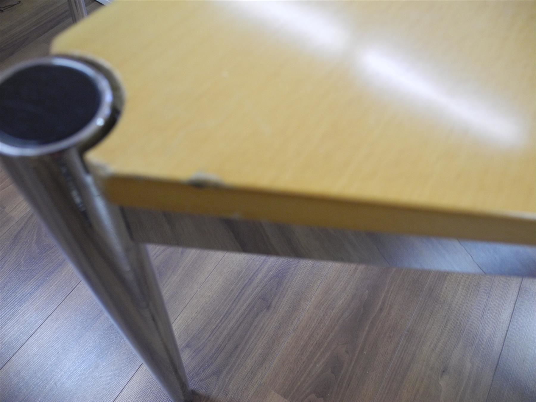 USM Tavoli: USM Haller Tisch / Bürotisch, Nr. 21d – Usato da Kottwil venduto da Crazyrolf 2