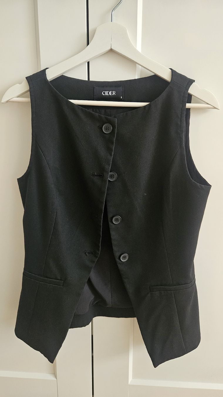 Gilet & Giacche senza maniche: Schwarze Weste / Gilet Cider Gr  S – Usato da Wetzikon ZH venduto da ELIVNE