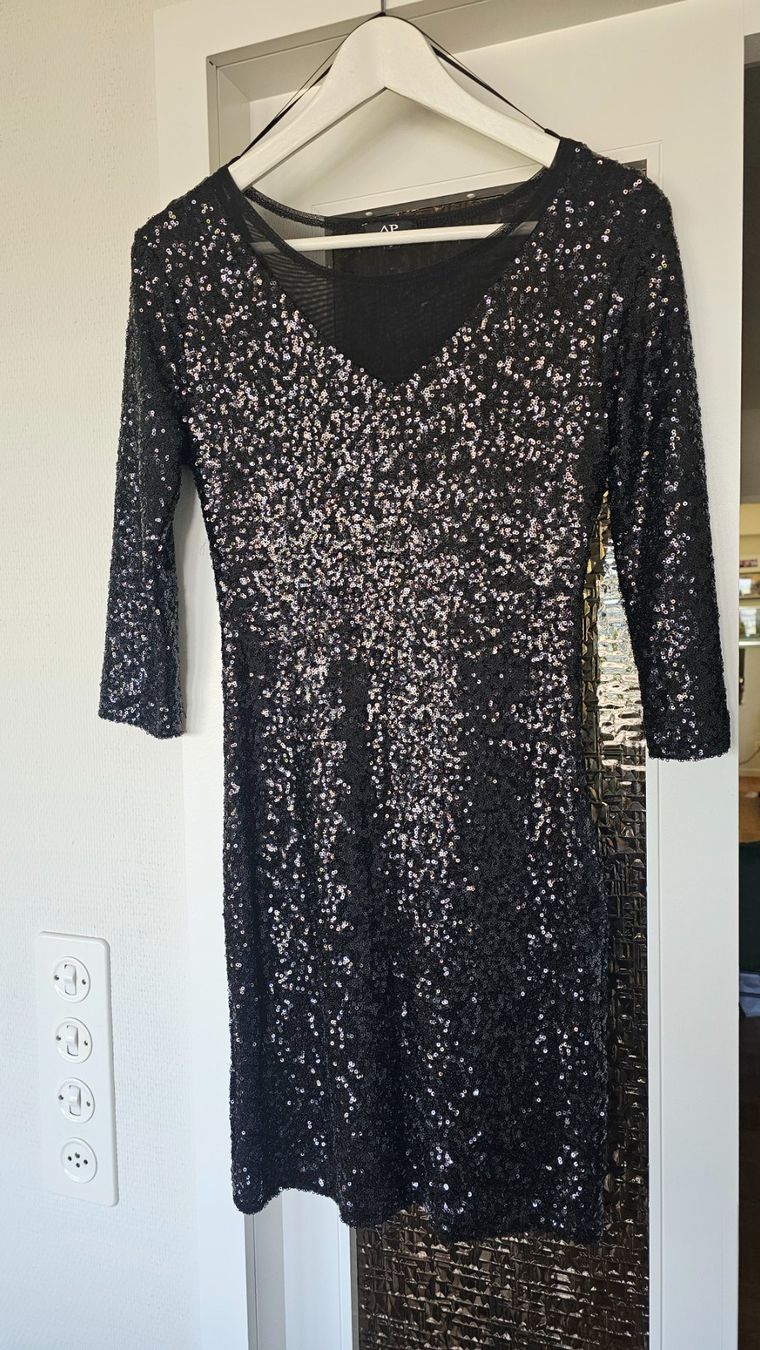 Avant Premiere Vestiti: Schwarzes Paillettenkleid, Grösse S – Usato da Klingnau venduto da anduril_25